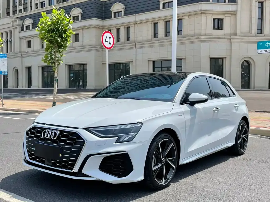 Audi A3 — фото 1