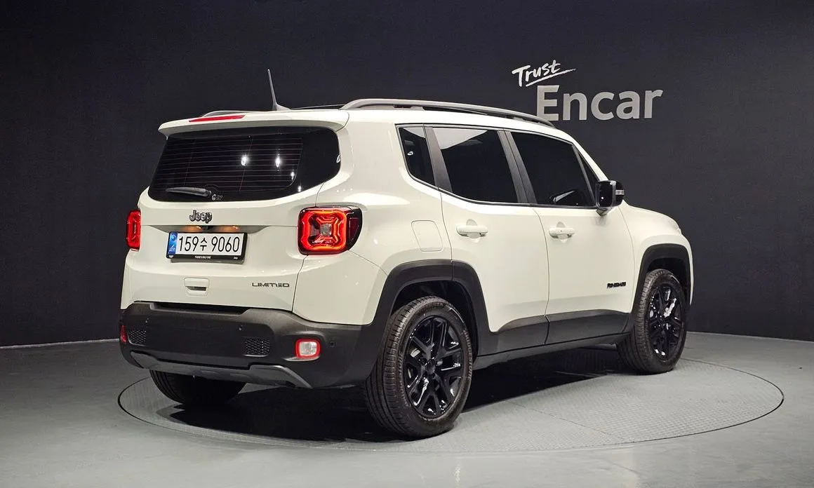 Jeep Renegade — фото 5