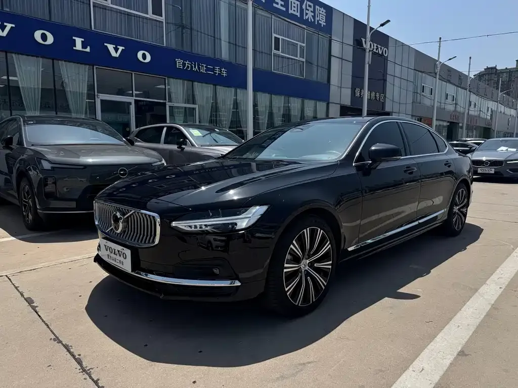 Volvo S90 — фото 1