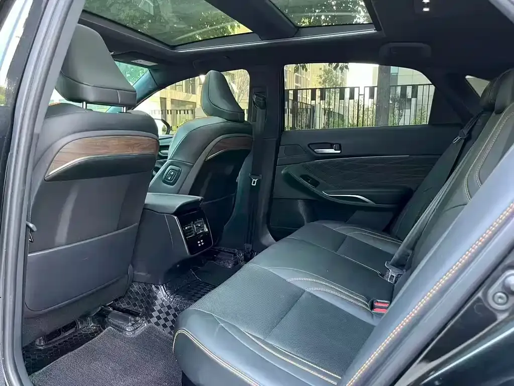 Toyota Avalon — фото 8