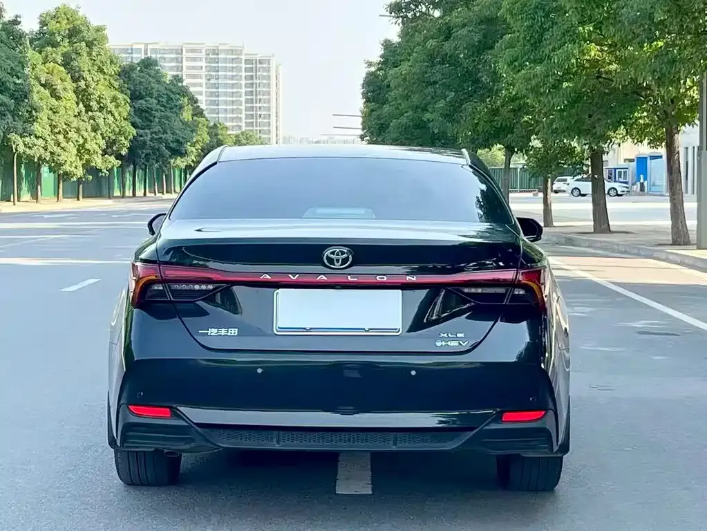 Toyota Avalon — фото 9