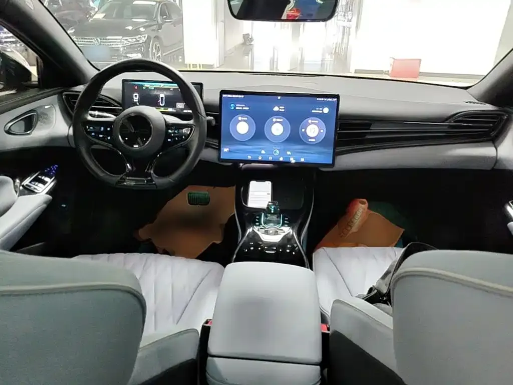 BYD Seal — фото 2