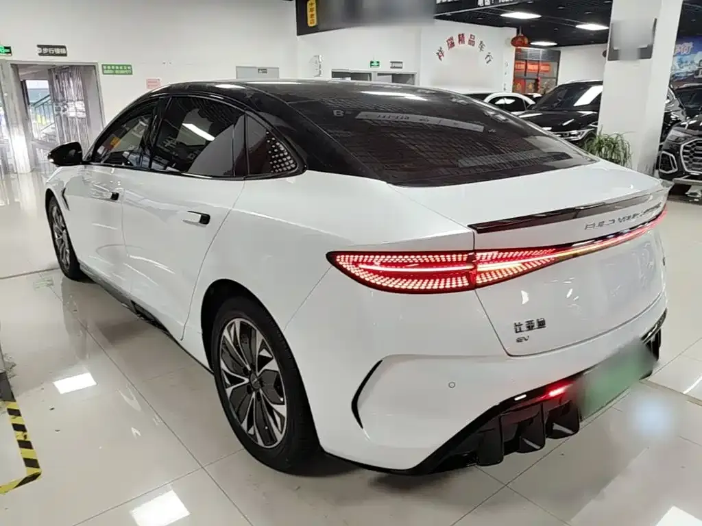 BYD Seal — фото 9