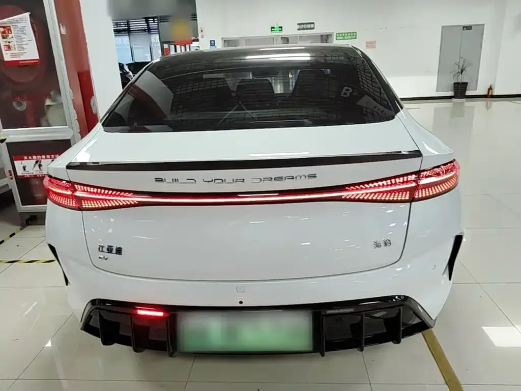 BYD Seal — фото 4