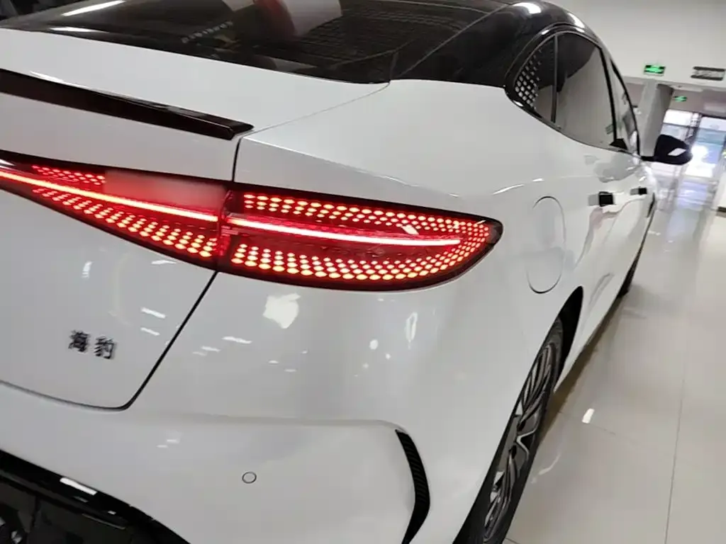 BYD Seal — фото 3