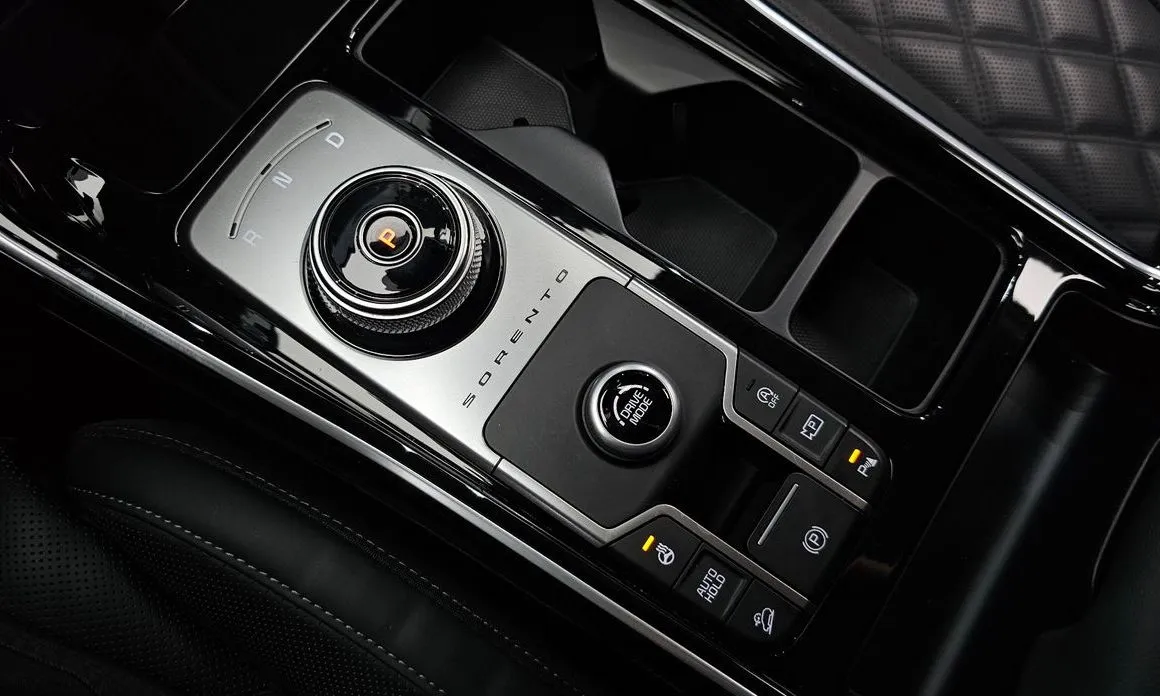 Kia Sorento — фото 8