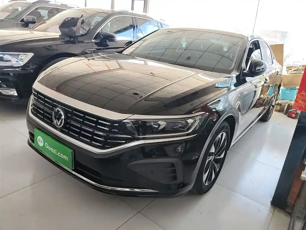 Volkswagen Passat — фото 1