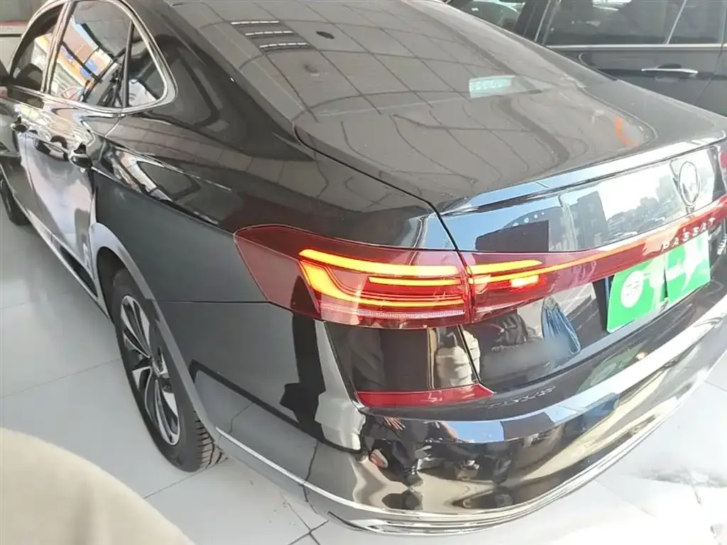 Volkswagen Passat — фото 2