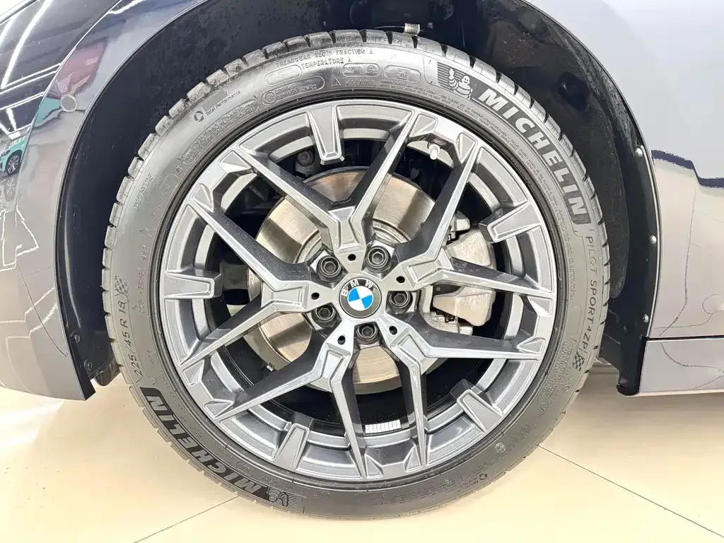 BMW 3 Series 2025 из CN, фото 9