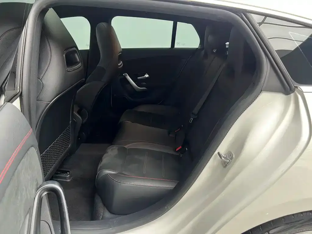 Mercedes-Benz CLA (Import) — фото 2