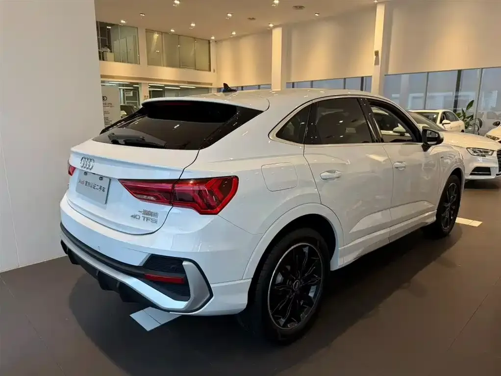Audi Q3 Sportback — фото 3