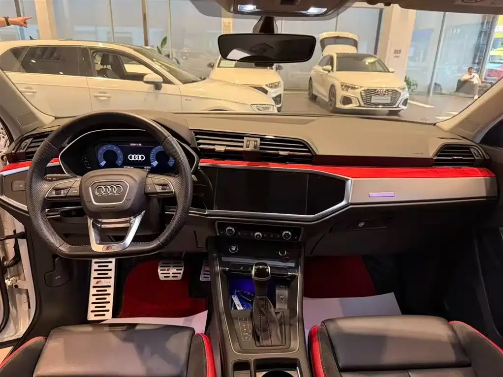 Audi Q3 Sportback — фото 9