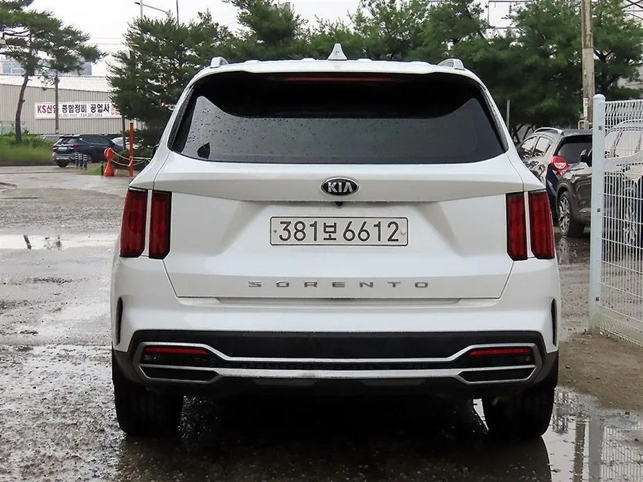Kia Sorento — фото 7