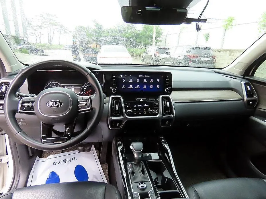 Kia Sorento — фото 6