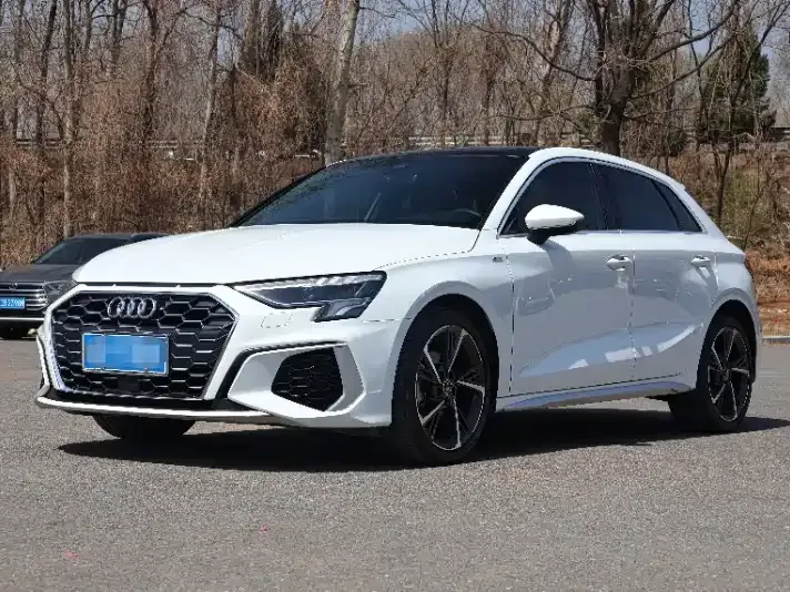 Audi A3 — фото 1
