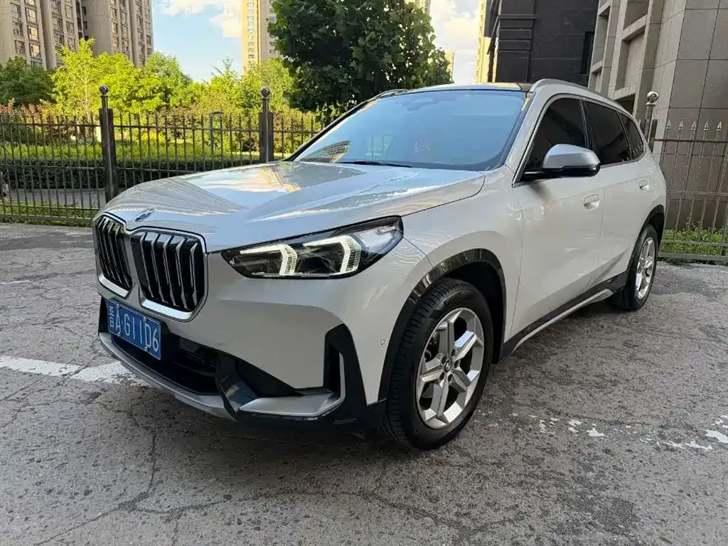 BMW X1 — фото 1