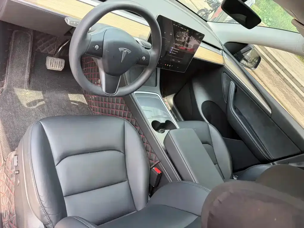 Tesla Model Y — фото 4