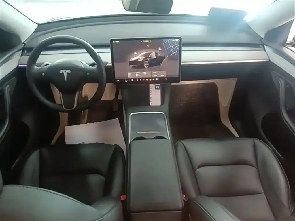 Tesla Model Y — фото 5
