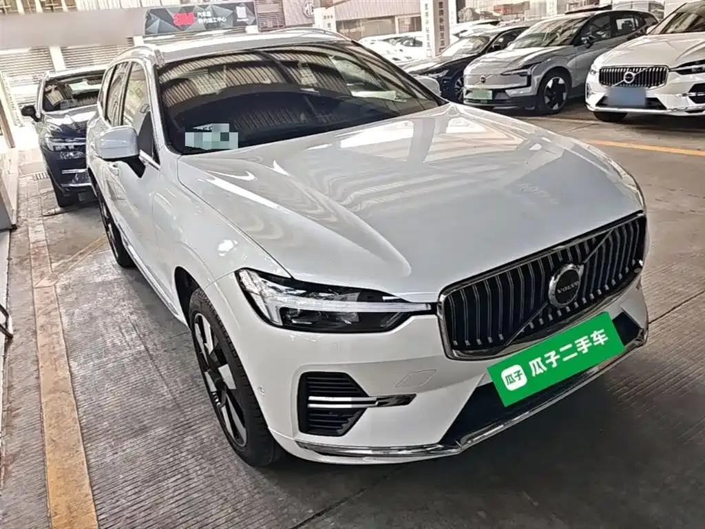 Volvo XC60 PHEV — фото 6