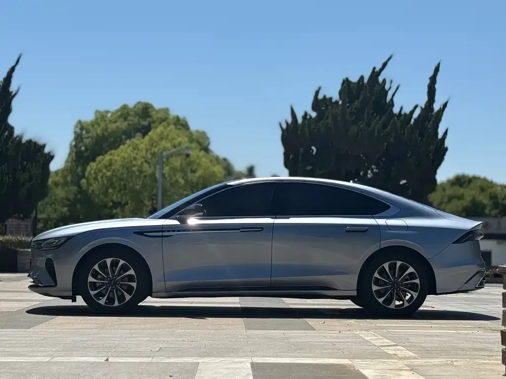 Lincoln Z 2023 из CN, фото 9
