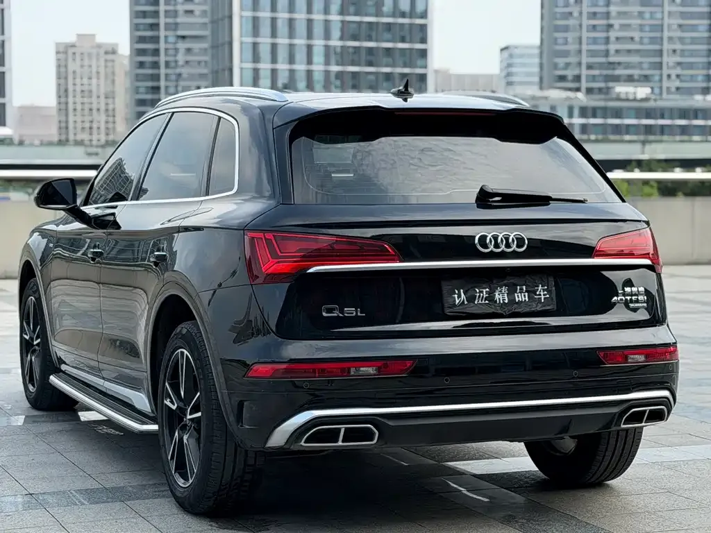 Audi Q5L — фото 8