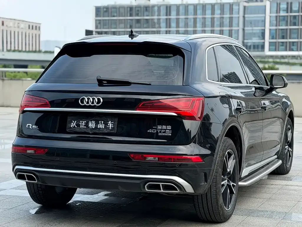 Audi Q5L — фото 9