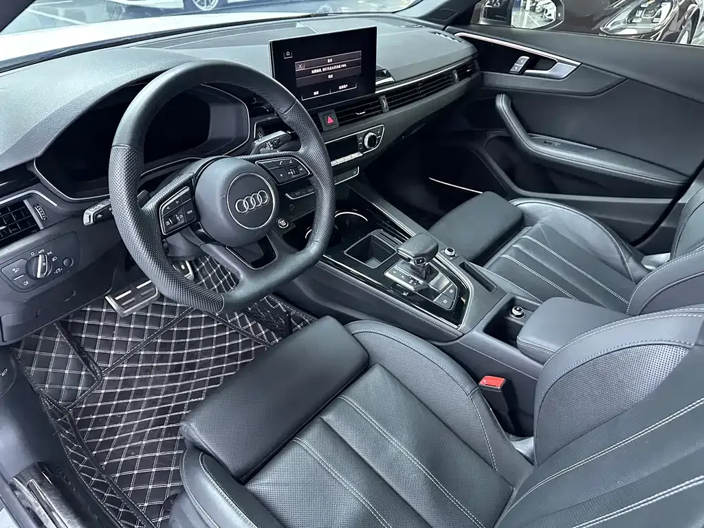 Audi A4L 2024 из CN, фото 4