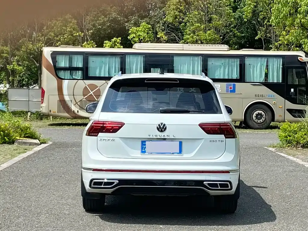 Volkswagen Tiguan L — фото 6