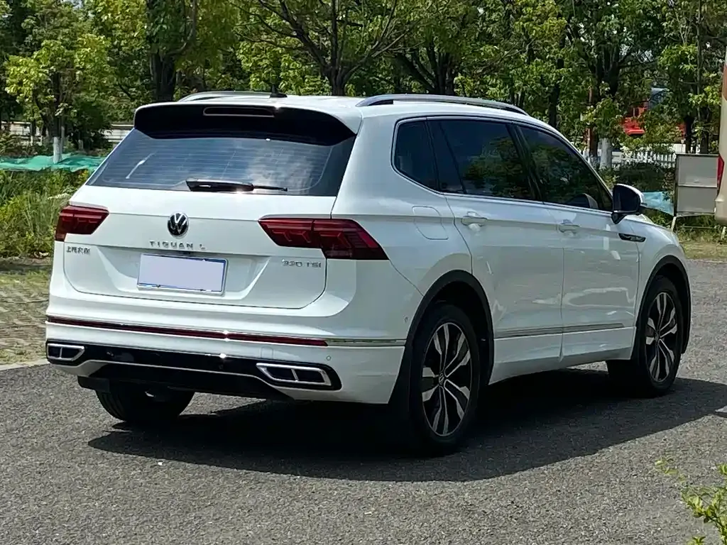 Volkswagen Tiguan L — фото 4