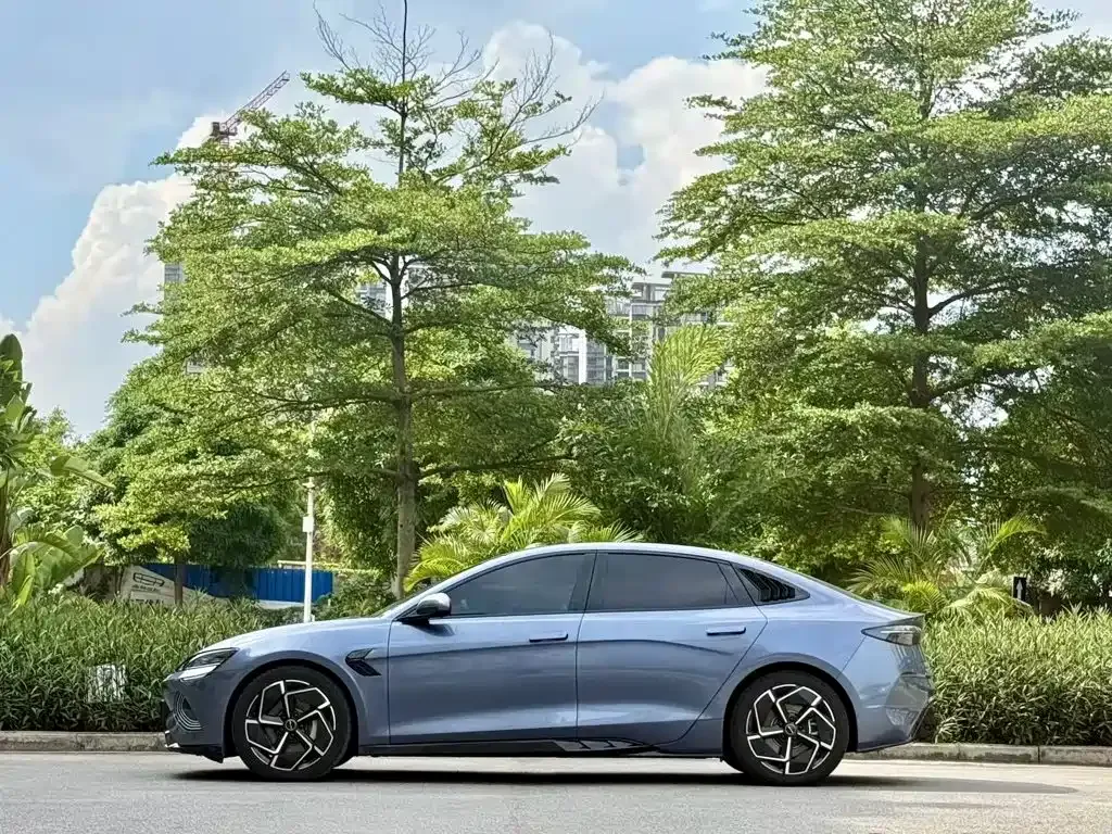 BYD Seal — фото 10