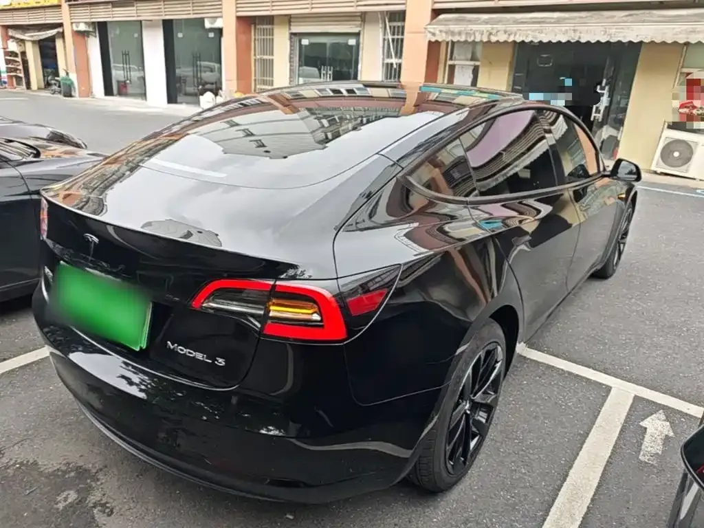 Tesla Model 3 — фото 3