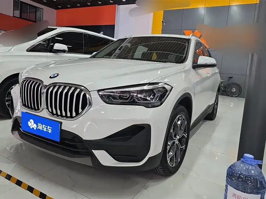 BMW X1 — фото 1