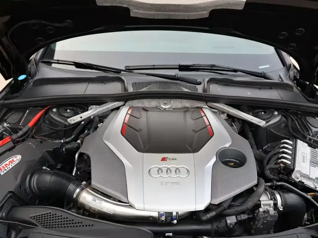 Audi RS 4 2025 из CN, фото 5