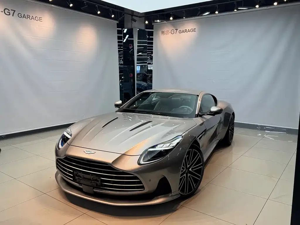 Aston Martin DB12