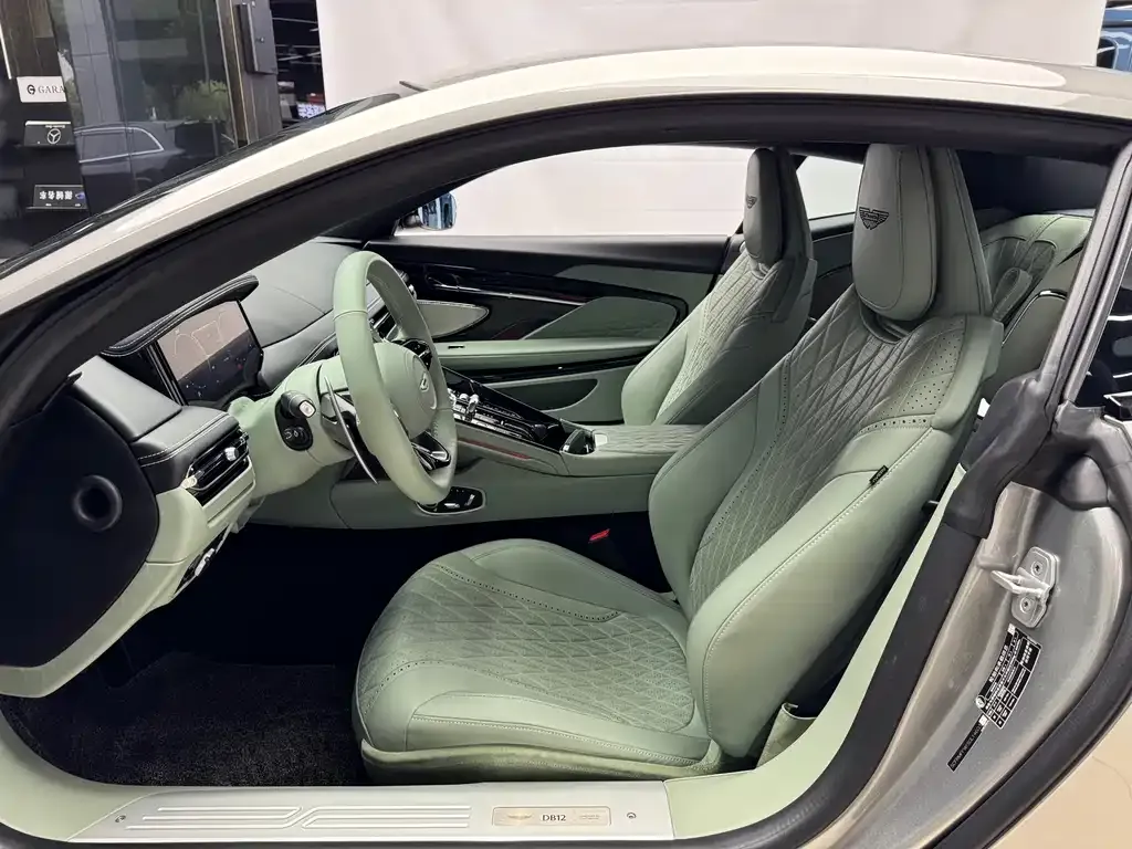 Aston Martin DB12 2024 из CN, фото 5
