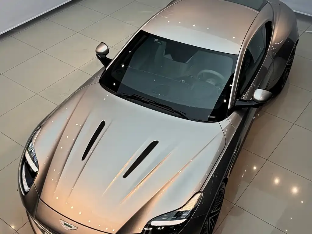 Aston Martin DB12 2024 из CN, фото 9