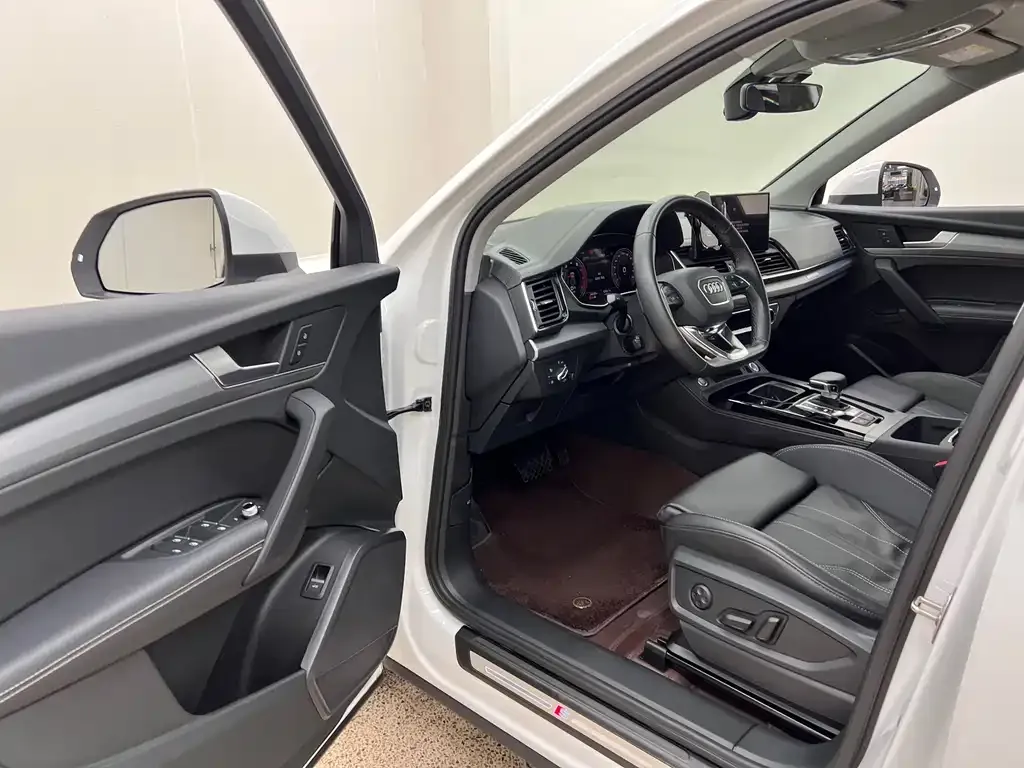 Audi Q5L — фото 3