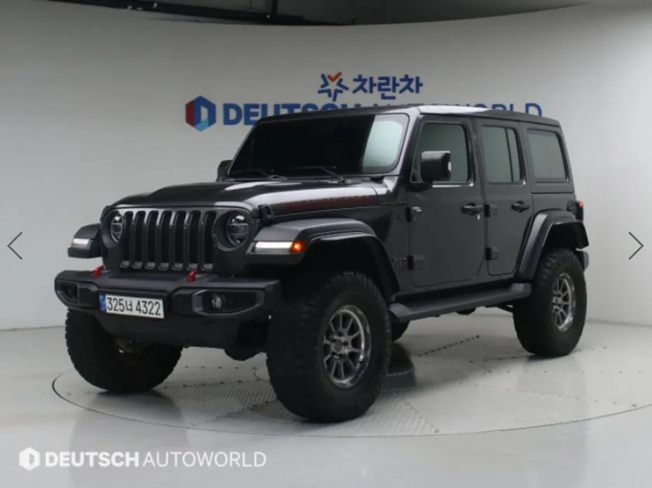 Jeep Wrangler — фото 1