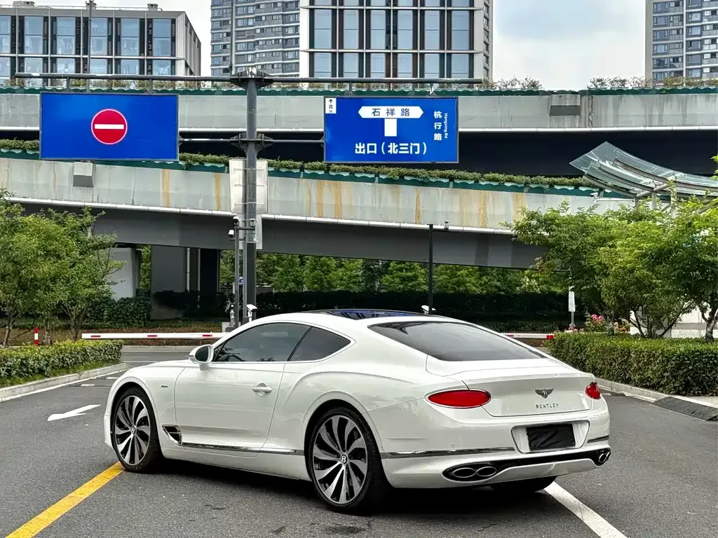 Bentley Continental — фото 6
