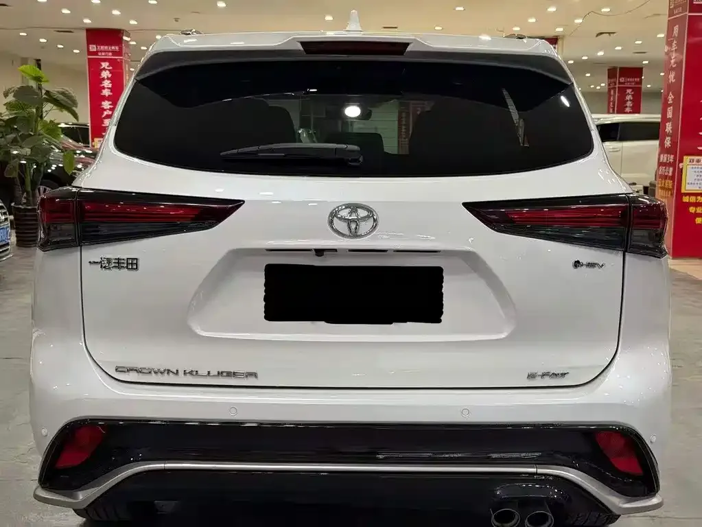 Toyota Crown Kluger 2025 из CN, фото 8