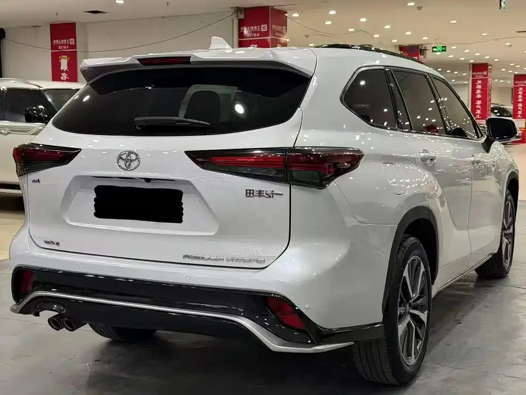 Toyota Crown Kluger 2025 из CN, фото 9