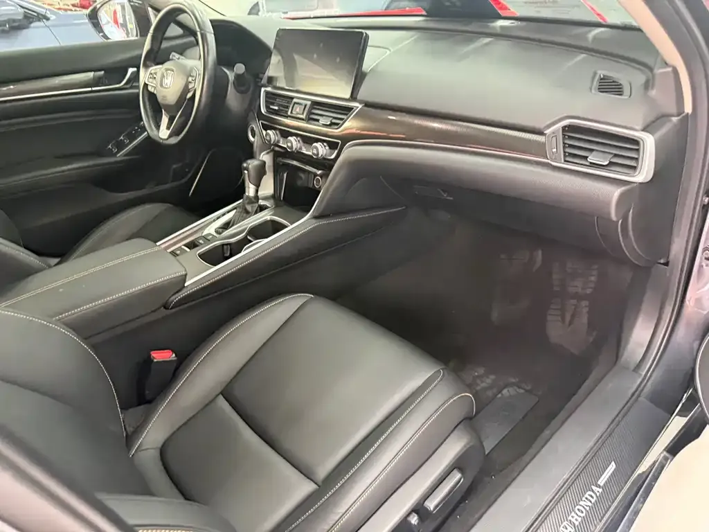 Honda Accord — фото 10