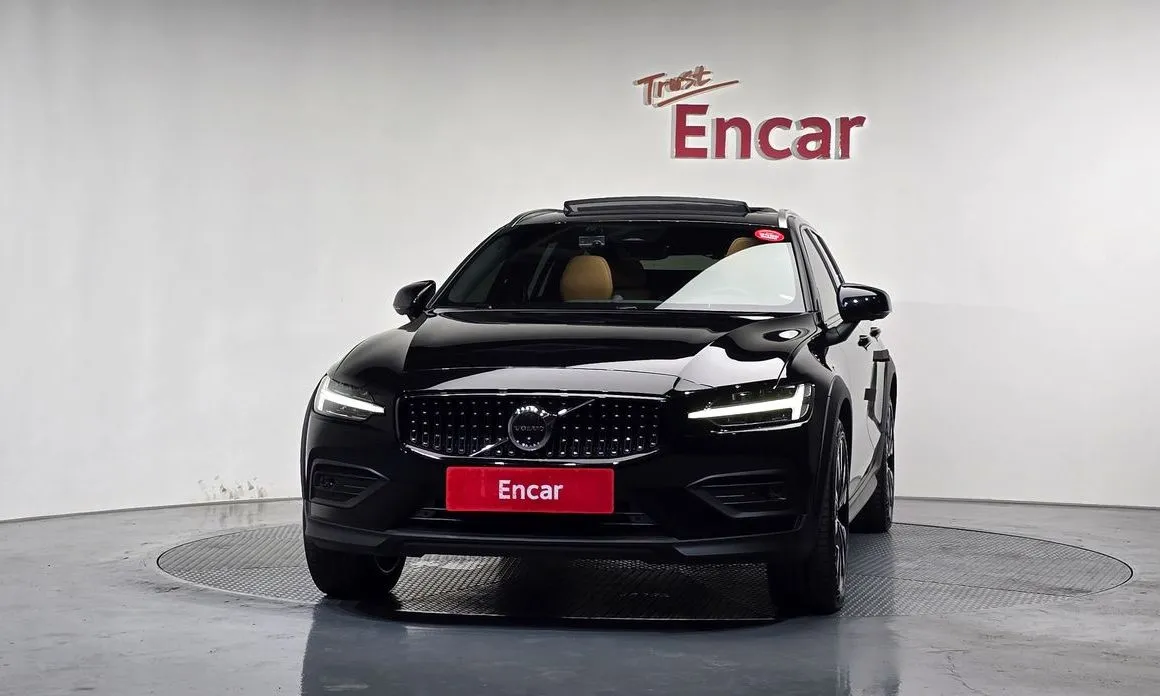 Volvo V60 2023 из KR, фото 4