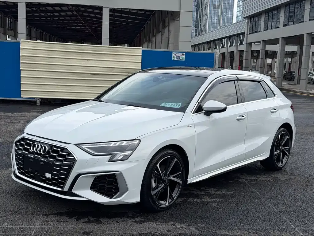 Audi A3 — фото 1