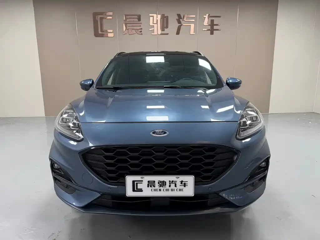 Ford Escape 2023 из CN, фото 2