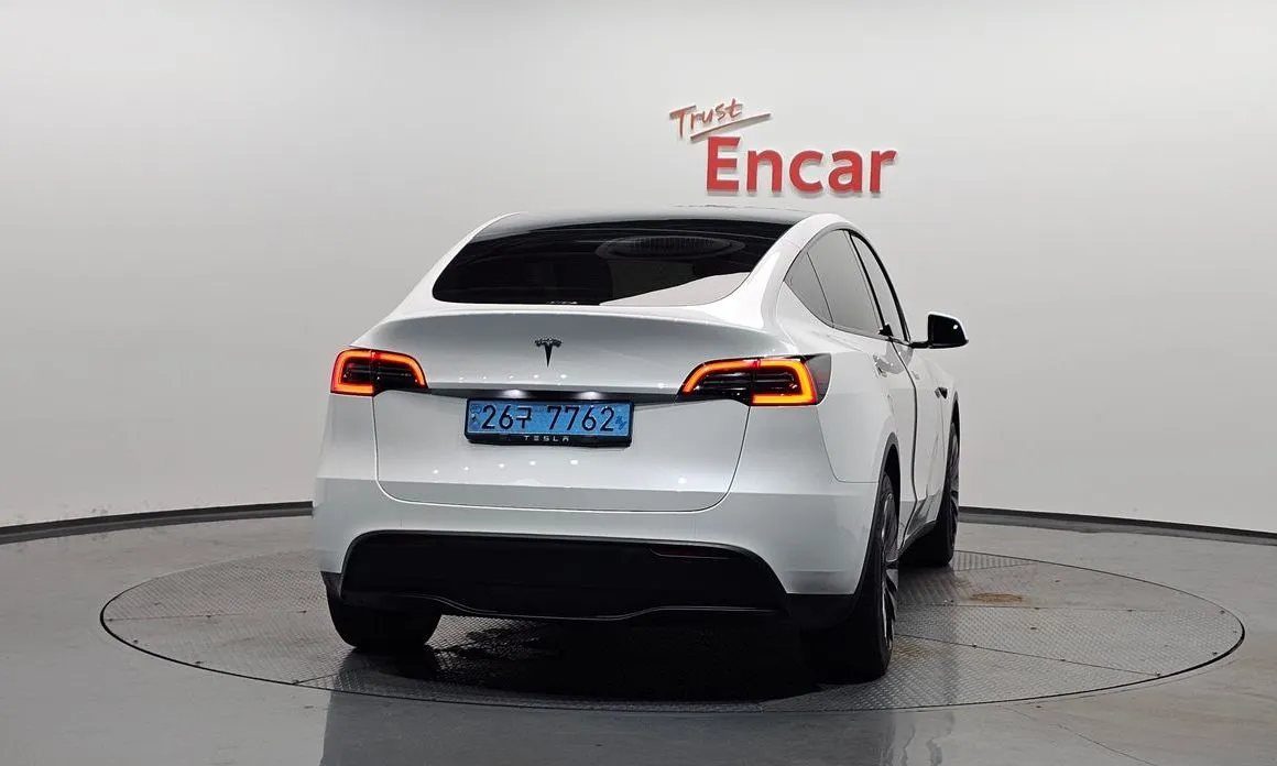 Tesla Model Y — фото 4