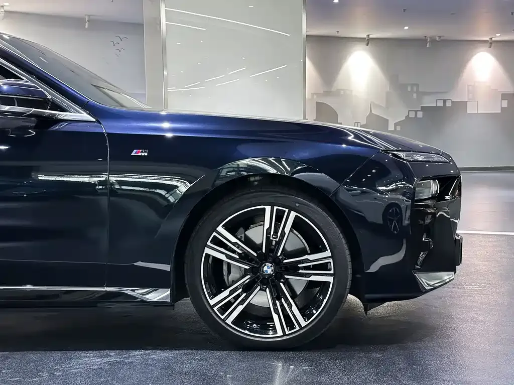 BMW i7 2023 из CN, фото 10