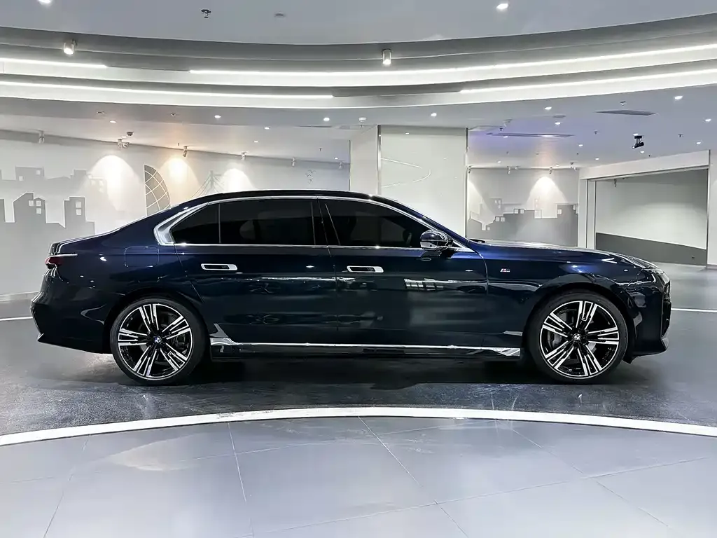 BMW i7 2023 из CN, фото 2