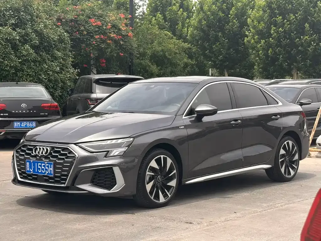Audi A3 — фото 1