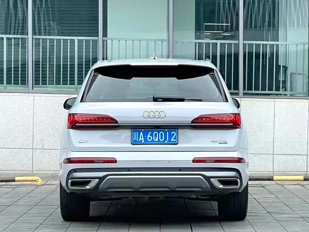 Audi Q7 — фото 9